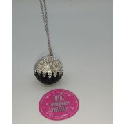 Подвеска шарик маленький черно-белый